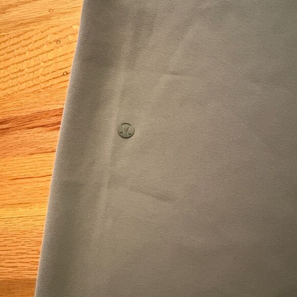 LULULEMON Green Gray Sage On the Fly Crop Pant Womens Size 10 - Picture 7 of 8